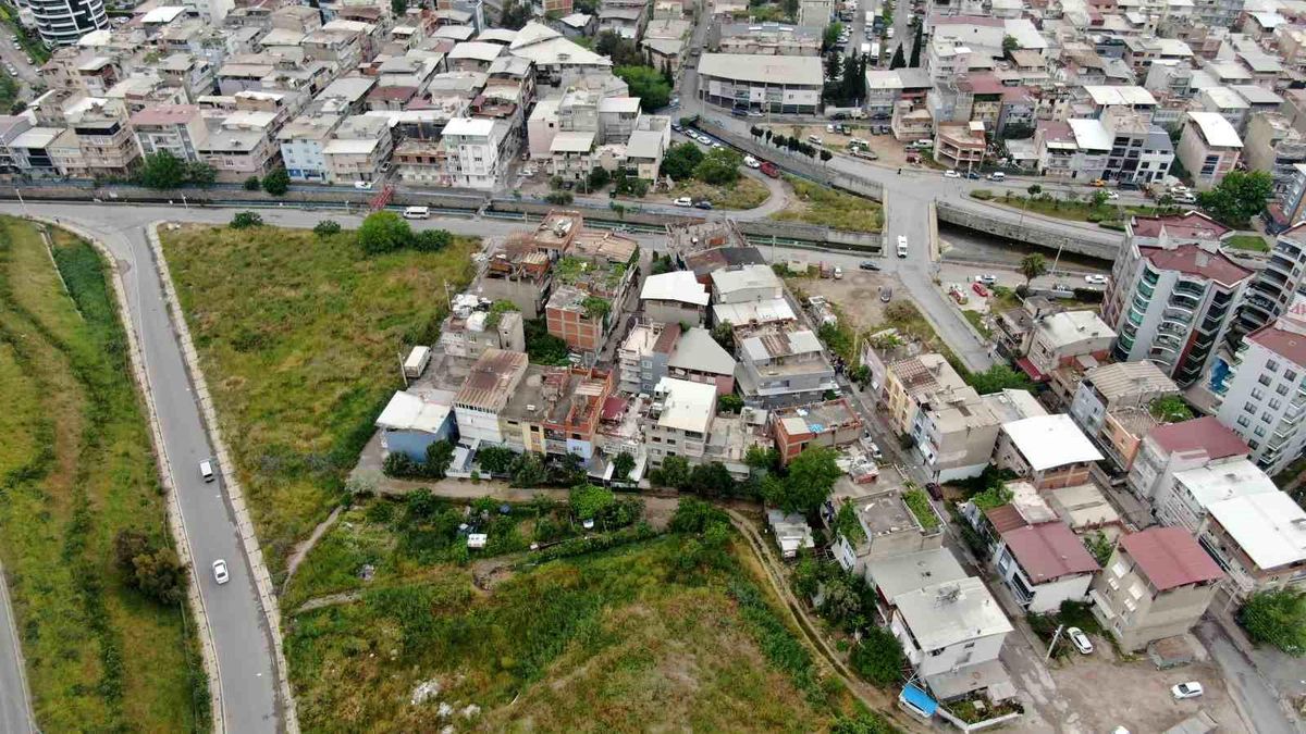 Bornova Belediyesi ile halk arasında imar planı gerginliği: Mahalle sakinlerinden \'Rant\' iddiası