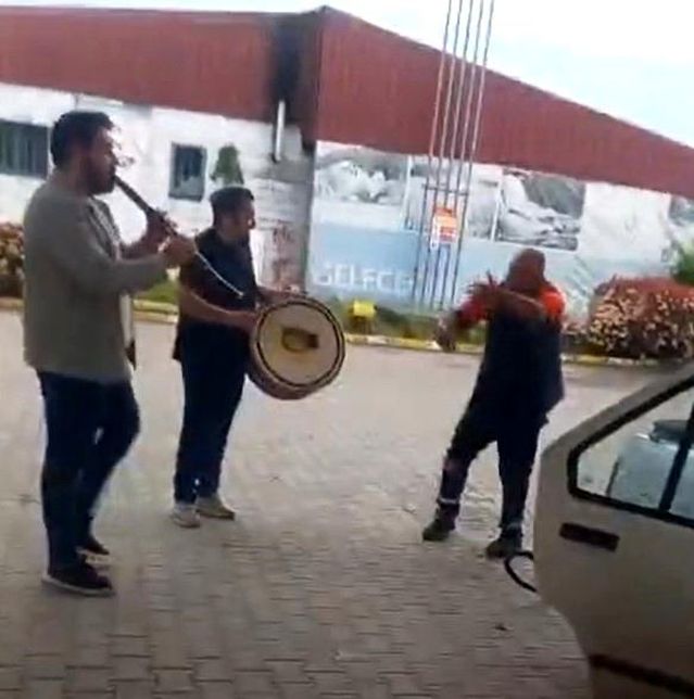 Düzce’de Akaryakıt İstasyonunda Ritim Şöleni