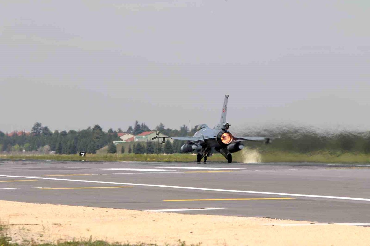 F-16\'lar Efes-2026 Tatbikatı\'na Uçtu