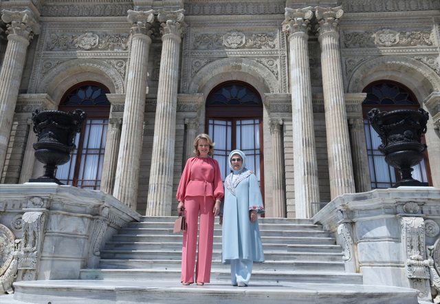 Emine Erdoğan, Belçika Kraliçesi Mathilde'ye Türk kültürünü tanıttı