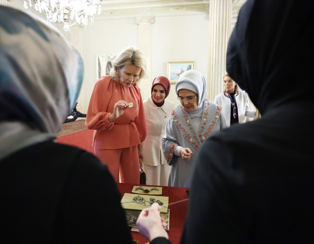 Emine Erdoğan, Belçika Kraliçesi Mathilde'ye Türk kültürünü tanıttı