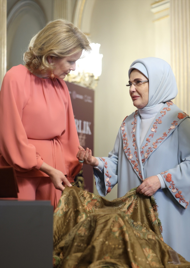 Emine Erdoğan, Belçika Kraliçesi Mathilde'ye Türk kültürünü tanıttı