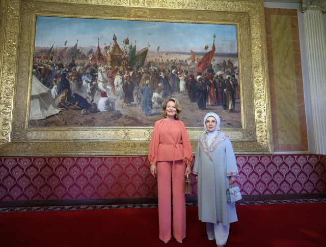Emine Erdoğan, Belçika Kraliçesi Mathilde'ye Türk kültürünü tanıttı