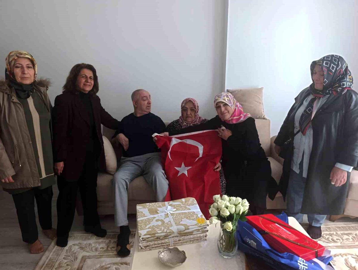 Erzurum\'da Anneler Günü\'nde duygu dolu vefa ziyareti