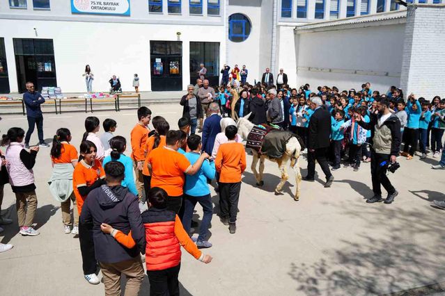 Eşekli Yazar Erzincan’da Öğrencilerle Buluştu