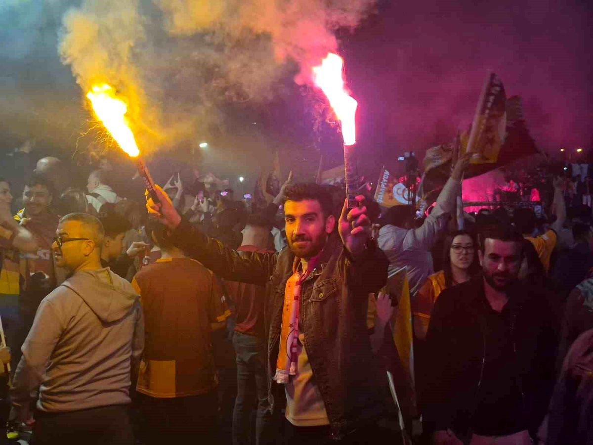 Galatasaray\'ın 26. Şampiyonluğu Coşkuyla Kutlandı