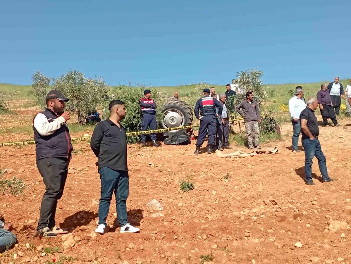Traktör Devrildi, Çiftçi Hayatını Kaybetti