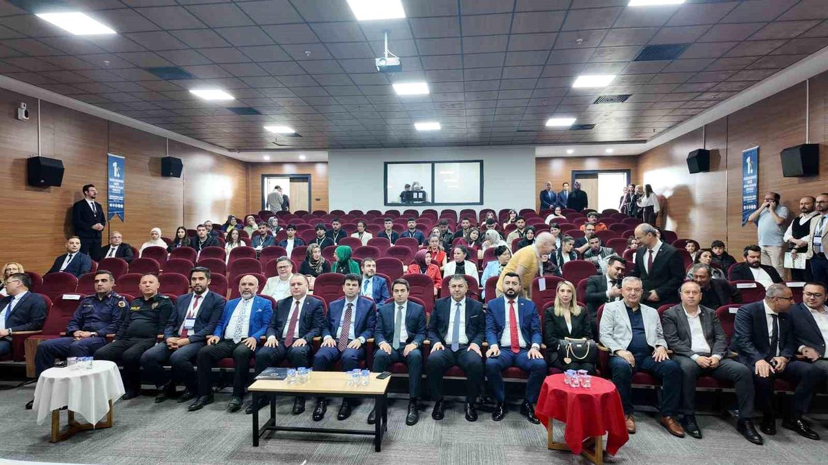 Gediz\'de bilim rüzgarı: Uluslararası sosyal bilimler kongresi kapılarını açtı