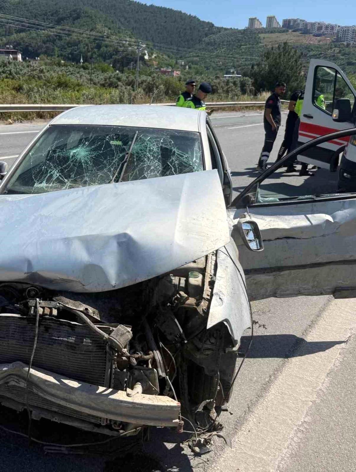 İskenderun\'da Kaza: Sürücü Yaralandı