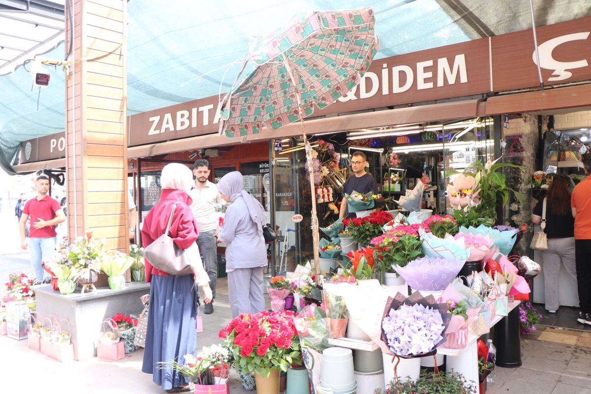 Anneler Günü dolayısıyla çiçekçilerde yoğunluk