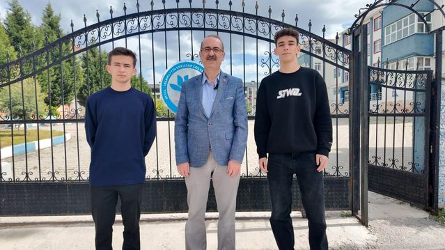 Kütahya’da iki lise öğrencisinden örnek davranış