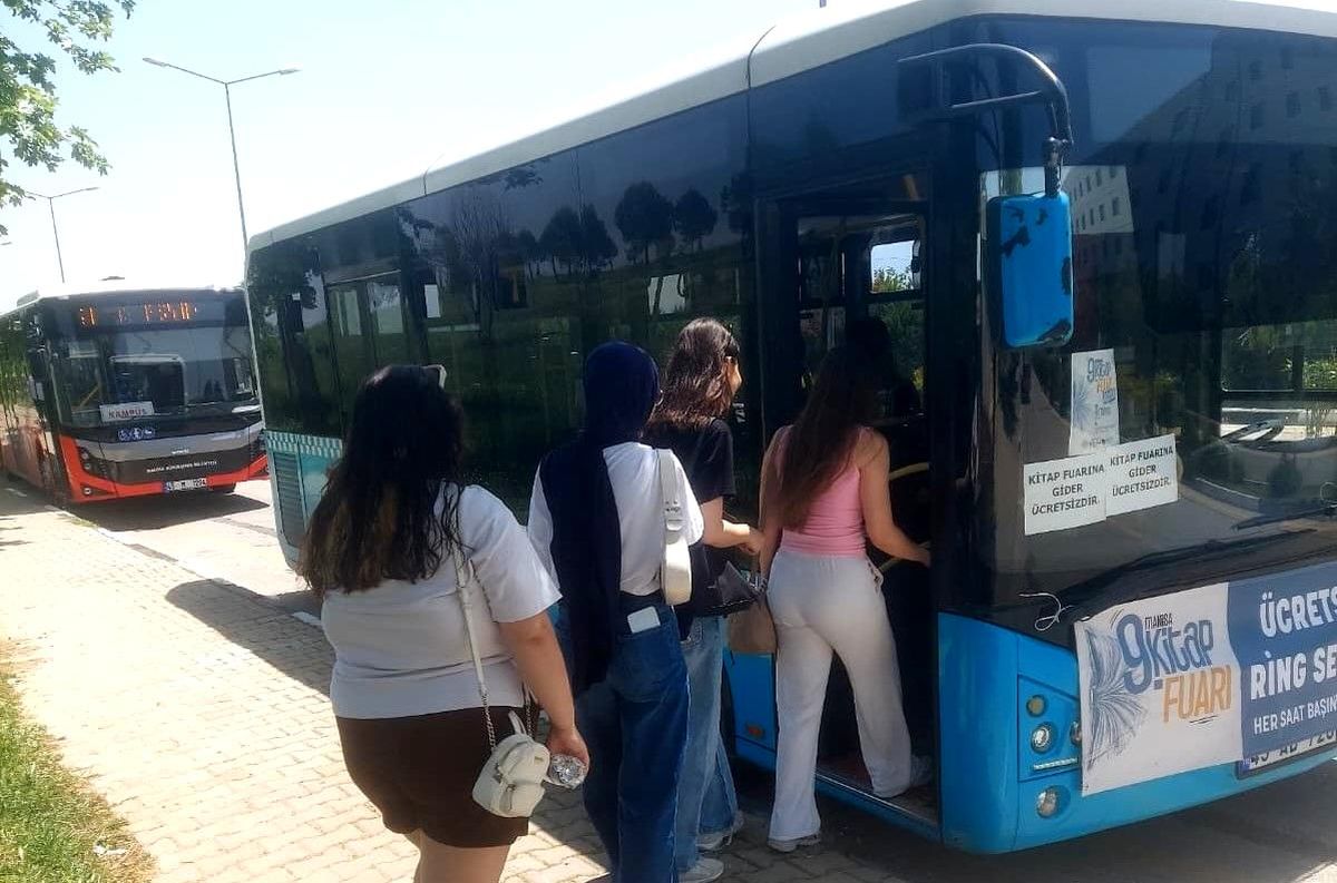 Manisa Kitap Fuarı\'na Büyükşehir\'den ücretsiz ulaşım desteği