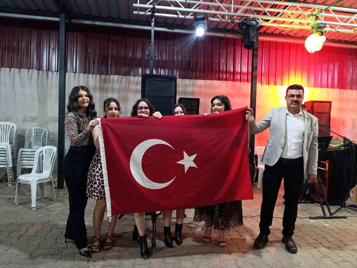 Kemerdamları\'nda Anneler Günü Leopar Gecesi