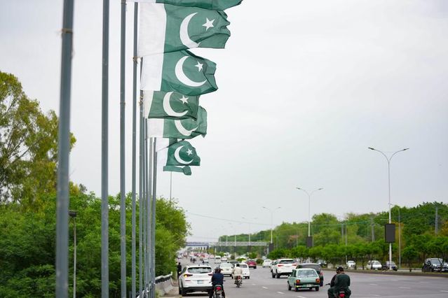 Pakistan’da İntihar Saldırısı: 12 Polis Öldü