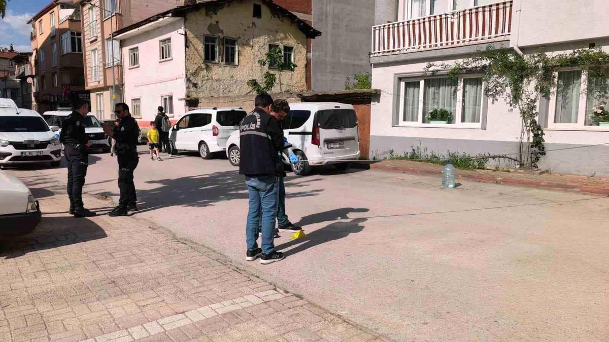 Bursa\'da Silahlı Kavga: Şüpheli Çatıda Yakalandı