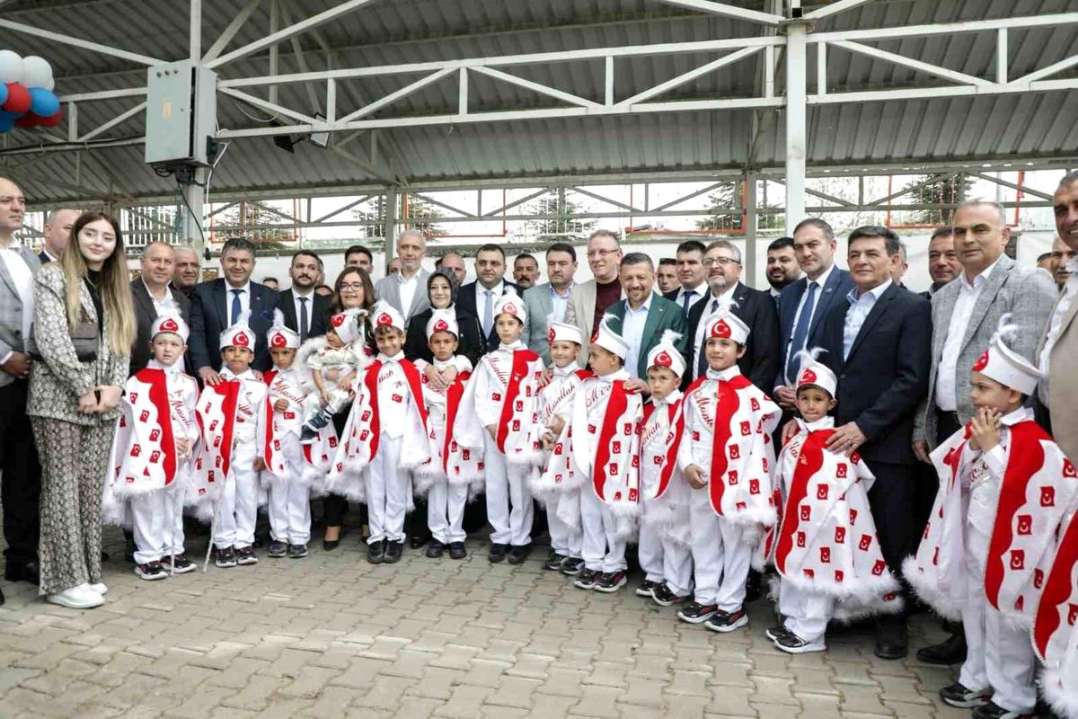 Simav\'da geleneksel büyük hayır ve toplu sünnet töreni düzenlendi