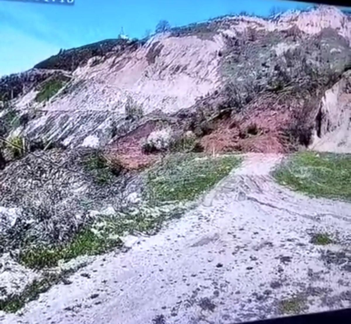 Tokat\'ta Toprak Kayması Güvenlik Kamerasında