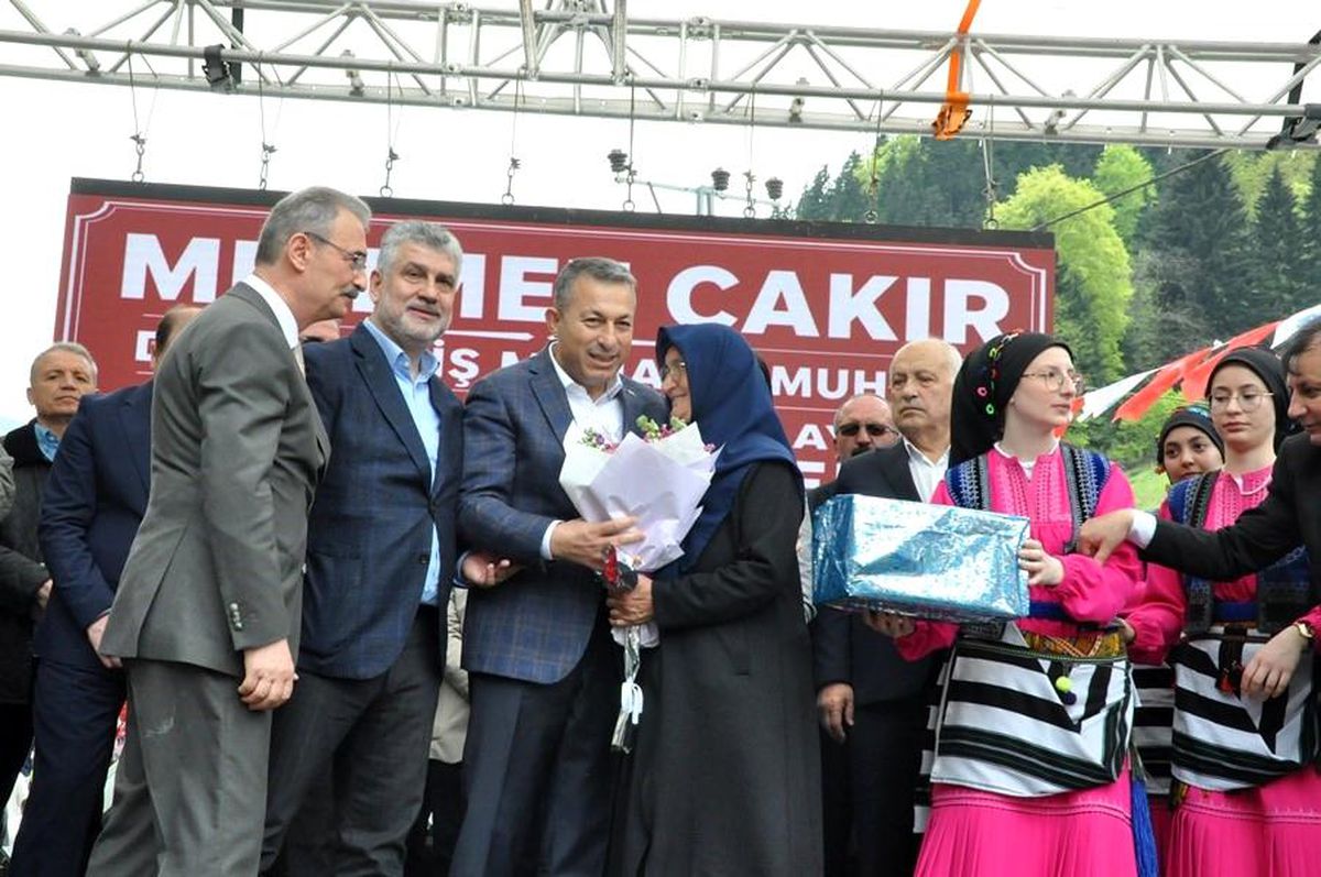 Trabzon\'da bahar coşkusu: 31\'inci Acısu Hıdrellez Kültür ve Bahar Bayramı Şenliği renkli görüntülere sahne oldu