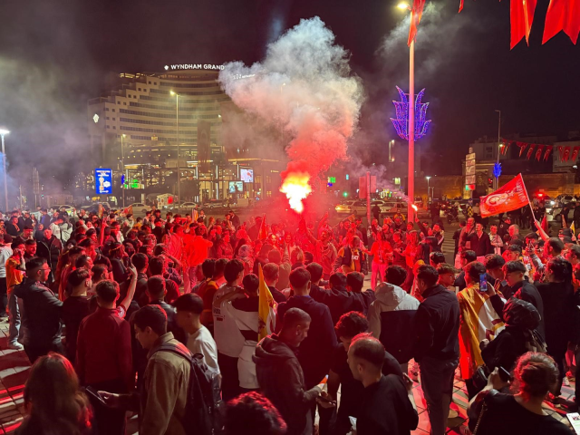 Türkiye sarı-kırmızıya boyandı: 26. şampiyonluk 81 ilde ve sınır ötesinde kutlandı