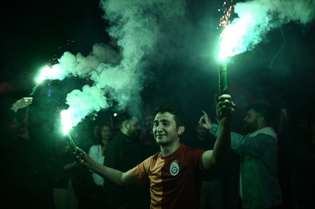 Türkiye sarı-kırmızıya boyandı: 26. şampiyonluk 81 ilde ve sınır ötesinde kutlandı