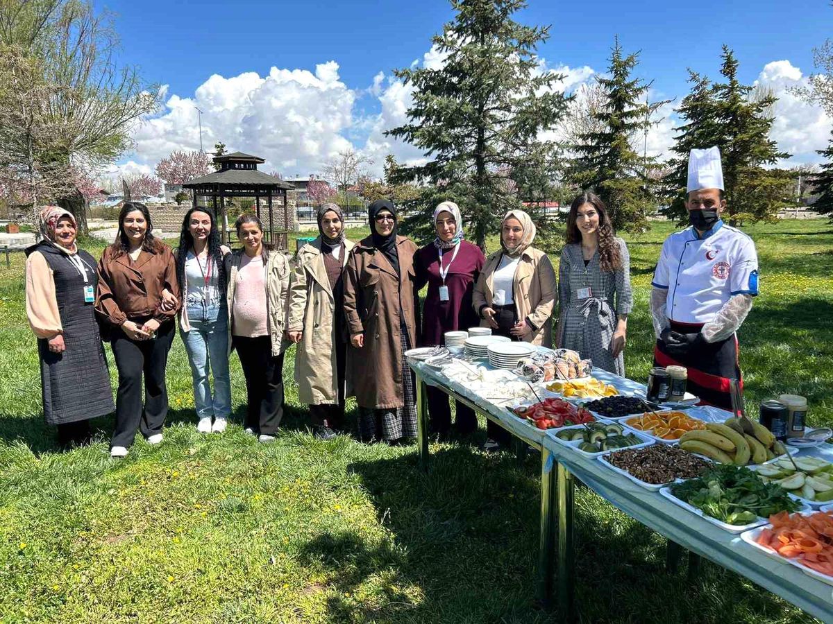 Anneler Günü\'nde Ebe Destekleri