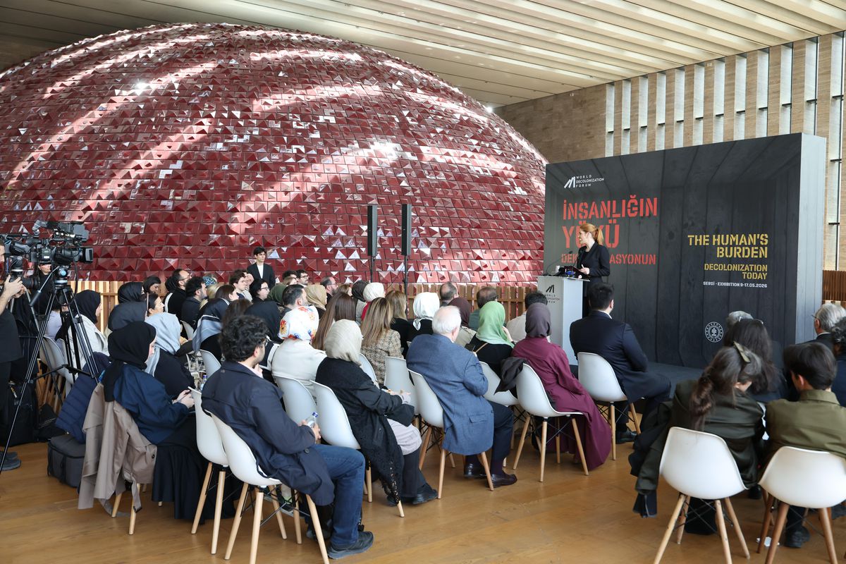 World Decolonization Forum, “İnsanlığın Yükü: Dekolonizasyonun Bugünü” Sergisi ile Başladı