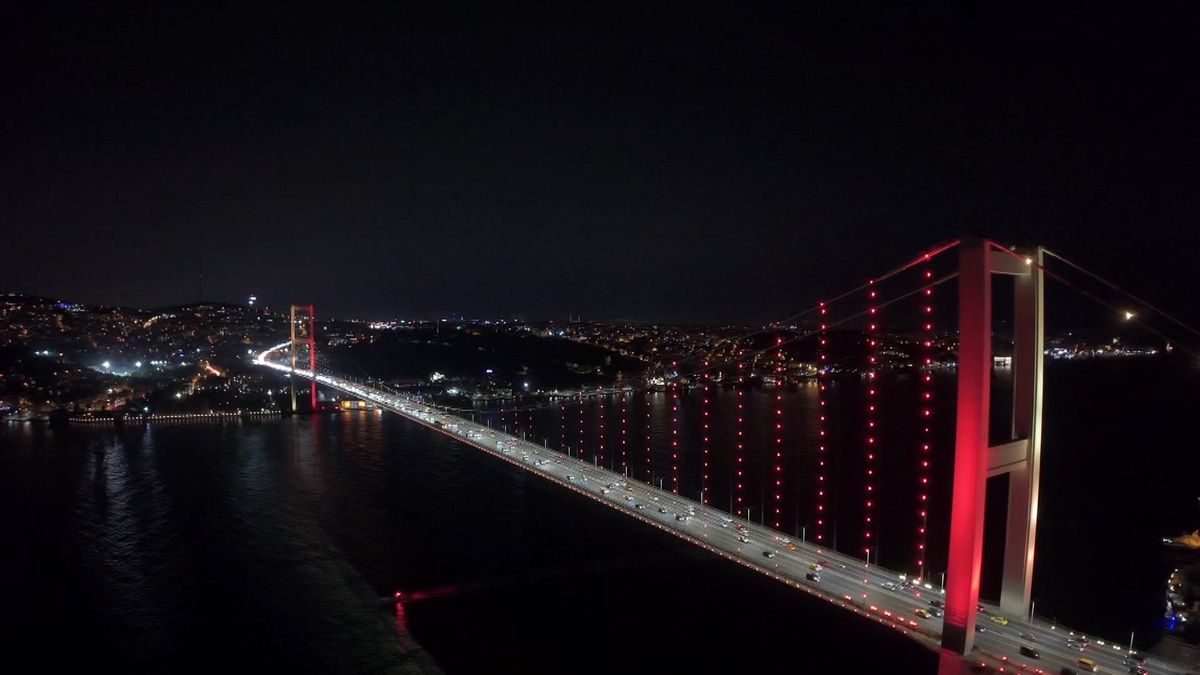 Galatasaray\'ın 26. şampiyonluğu köprüde