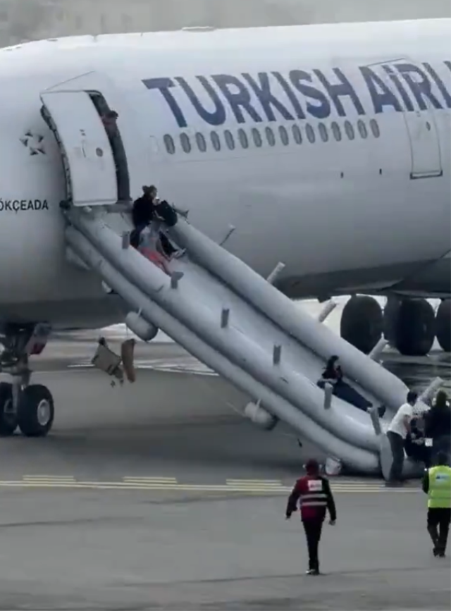 THY uçağında yangın paniği! Yolcular acil çıkışlardan tahliye edildi