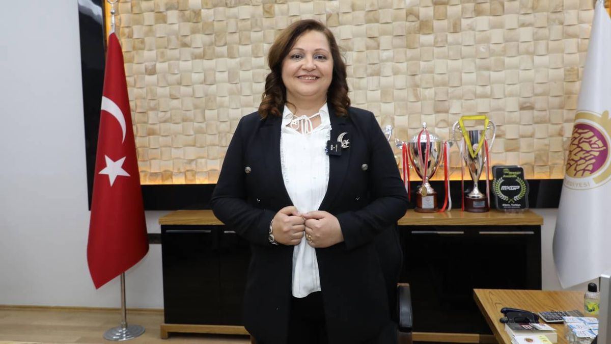 Burcu Köksal, AK Parti\'ye geçeceği tarihi açıkladı