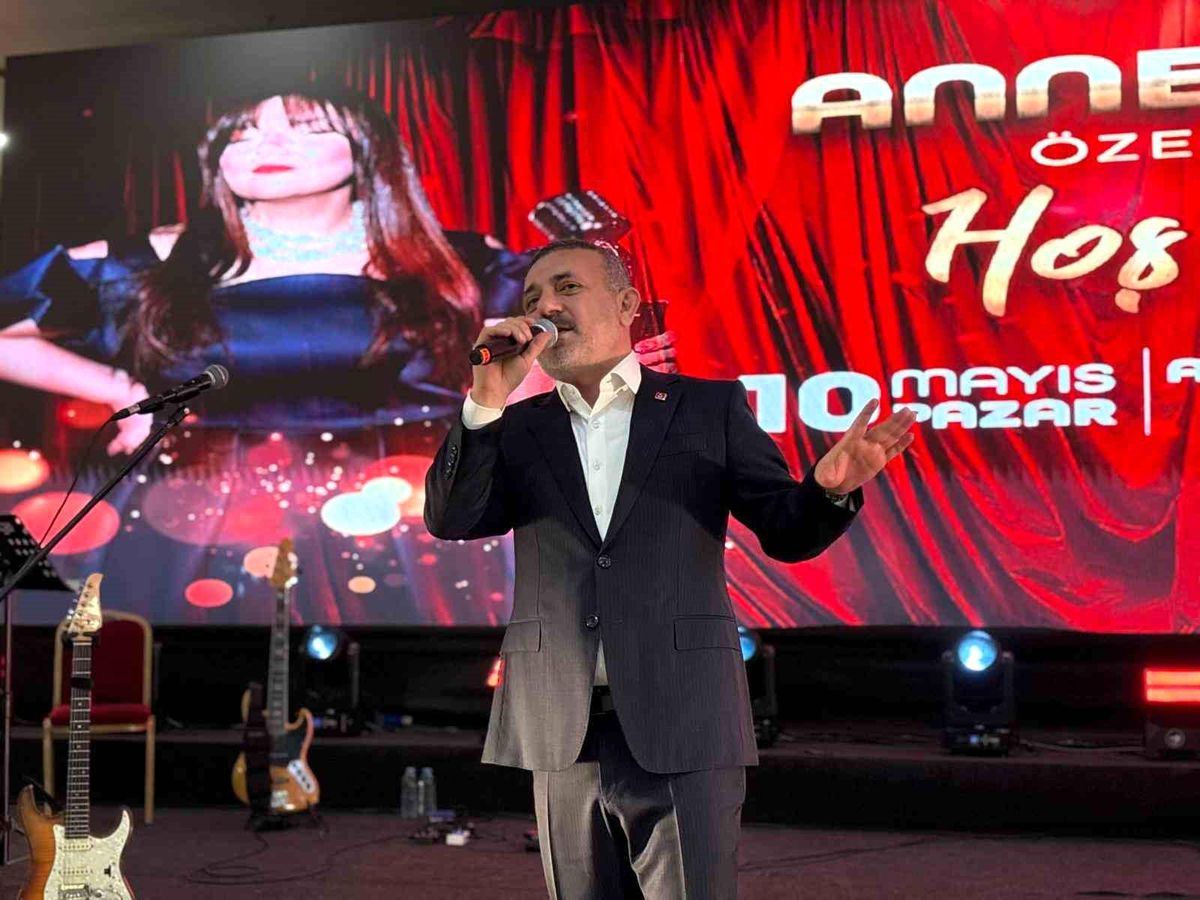 Anneler Günü, Sincan\'da ünlü sanatçıyla birlikte kutlandı