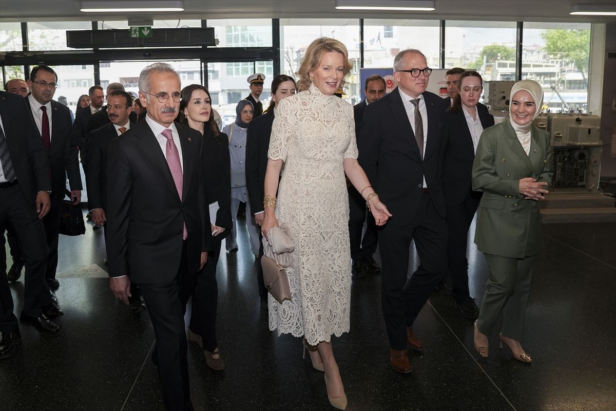 Belçika Kraliçesi Mathilde\'den İstanbul Deniz Müzesi\'ne Ziyaret