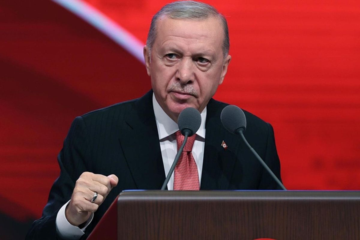 Cumhurbaşkanı Erdoğan\'dan Dursun Özbek ve Okan Buruk\'a tebrik telefonu