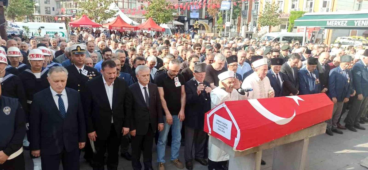 Devrekli Kıbrıs Gazisi son yolculuğuna dualarla uğurlandı