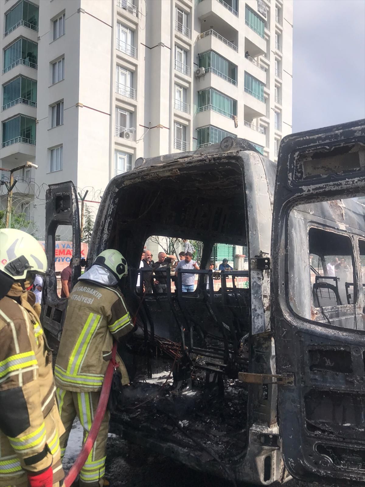 Minibüs Seyir Halindeyken Yandı