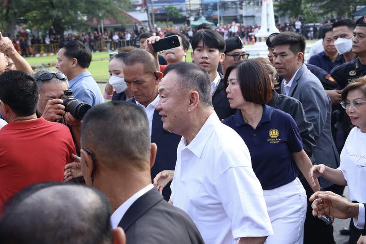 Tayland eski Başbakanı Thaksin Şinavatra şartlı tahliye edildi