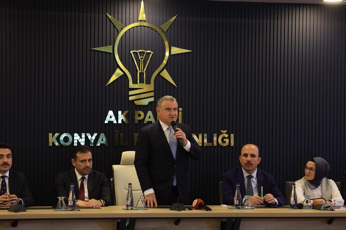 Bakan Bak Konya'da Spor Tesislerini Ziyaret Etti