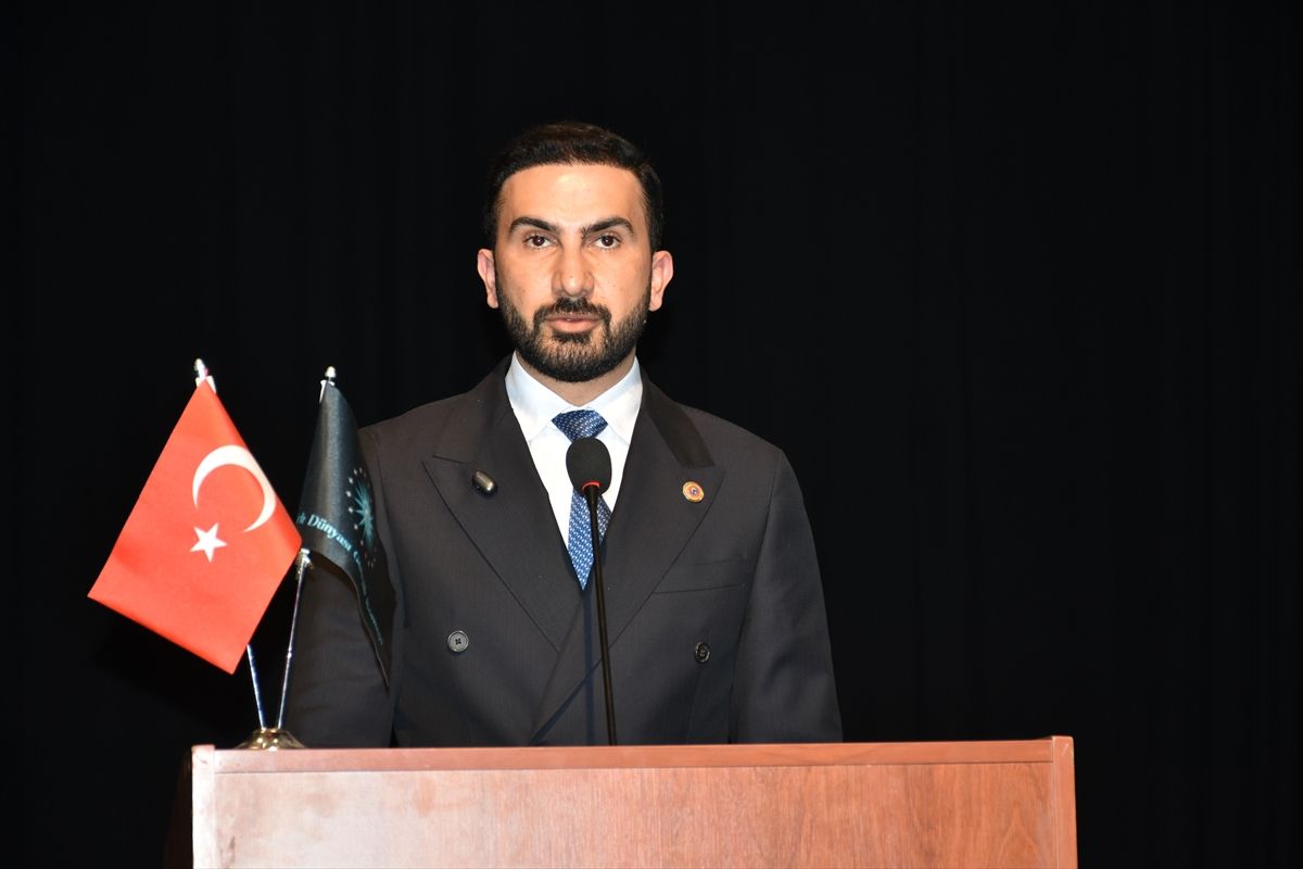 Türk Dünyası Gençlik Zirvesi İzmir\'de Yapıldı