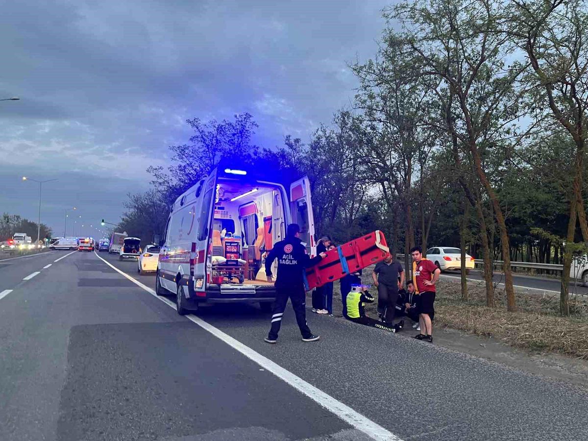 Polis Memuruna Otomobil Çarptı
