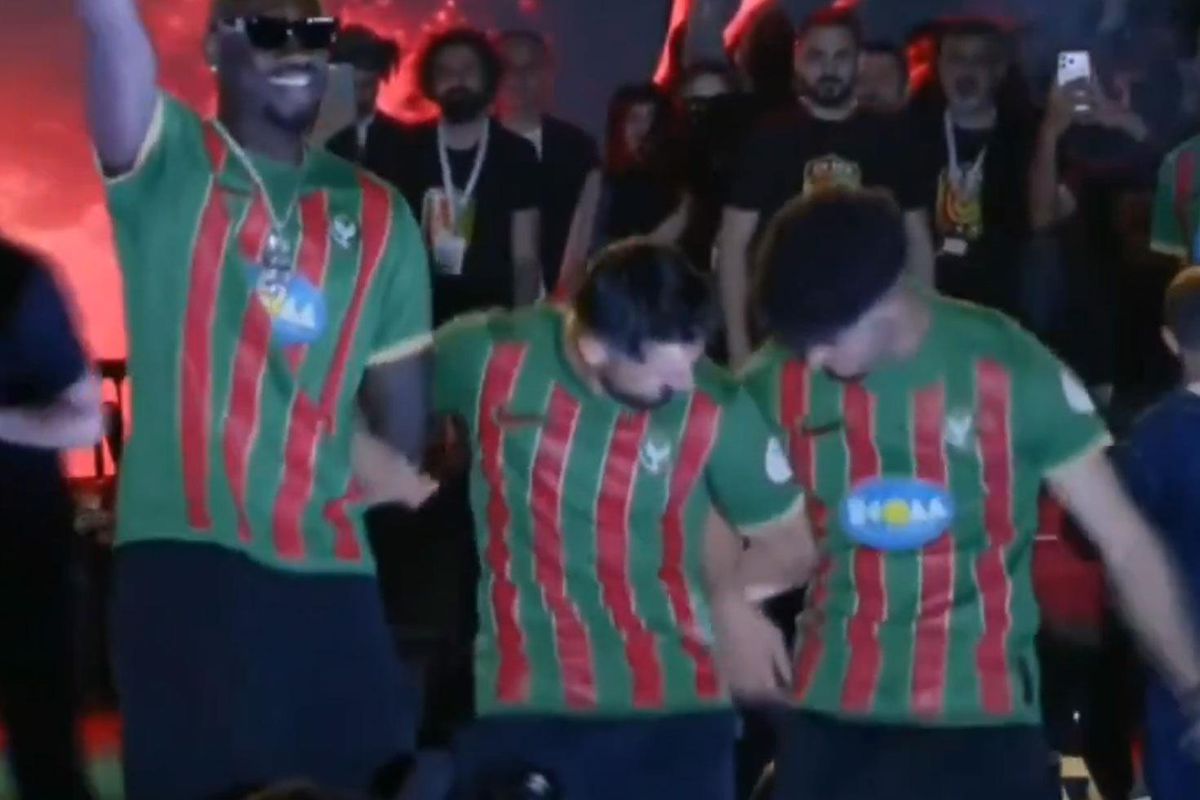 Kutlamalara damga vurdu! Diagne'den geceyi sallayan hareket