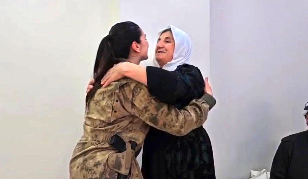 Mehmetçik\'ten Şehit Annelerine Anlamlı Ziyaret
