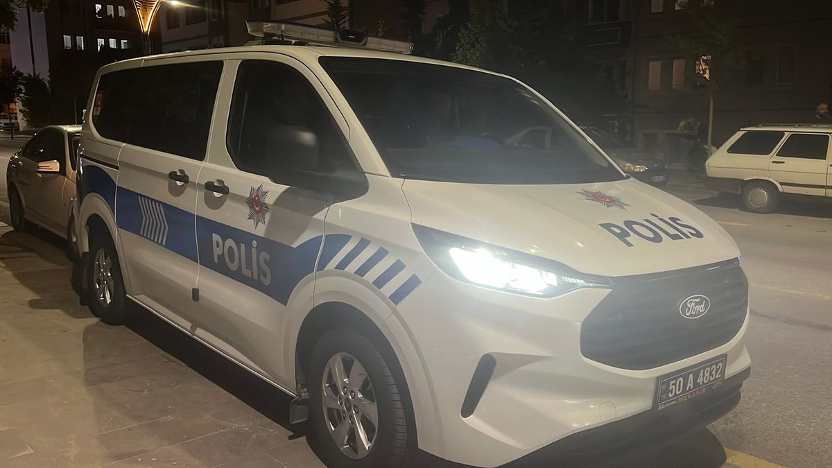 Nevşehir\'de bıçaklı kavga sağlık görevlilerini rehin aldı