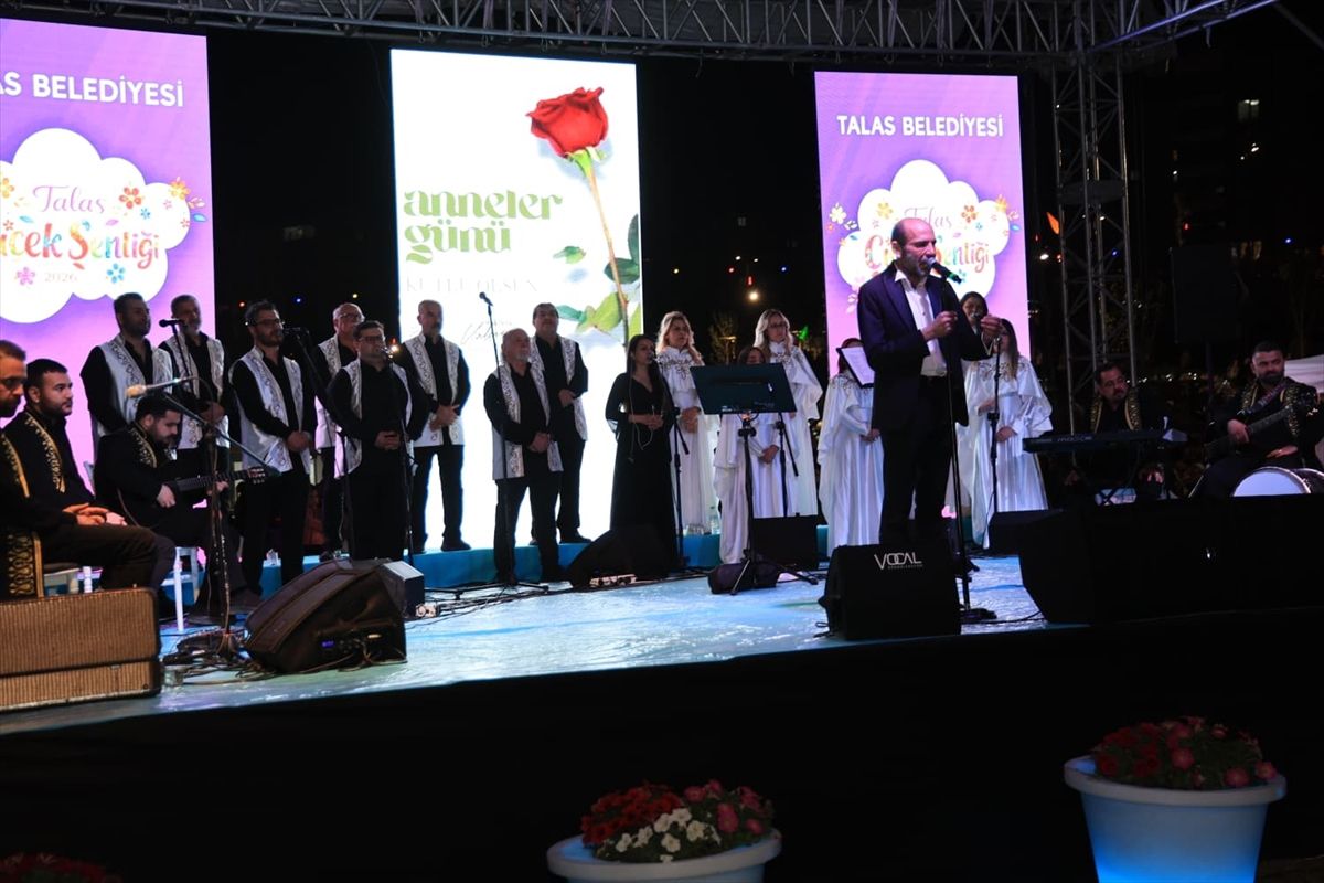 Talas\'ta Çiçek Şenliği sona erdi