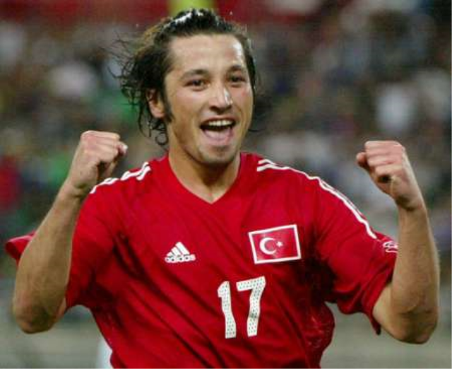 Eski milli futbolcu Nişantaşı’nda görüntülendi! Ağzını bıçak açmadı