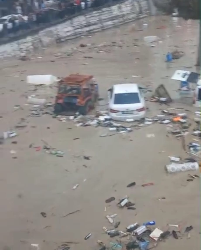 7 kentimizi sel ve dolu vurdu, hayat durma noktasına geldi