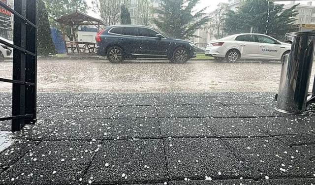 7 kentimizi sel ve dolu vurdu, hayat durma noktasına geldi