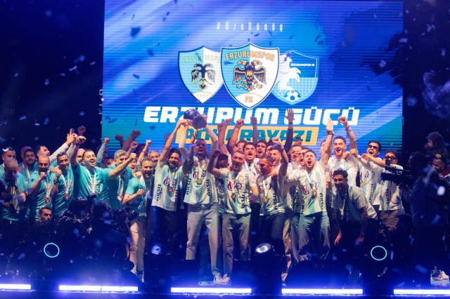 Süper Lig'e yükselen Erzurumspor FK, 1. Lig tarihinin puan rekorunu kırdı