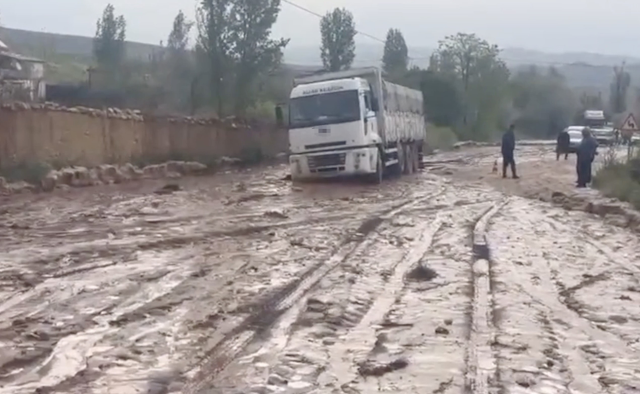 7 kentimizi sel ve dolu vurdu, hayat durma noktasına geldi