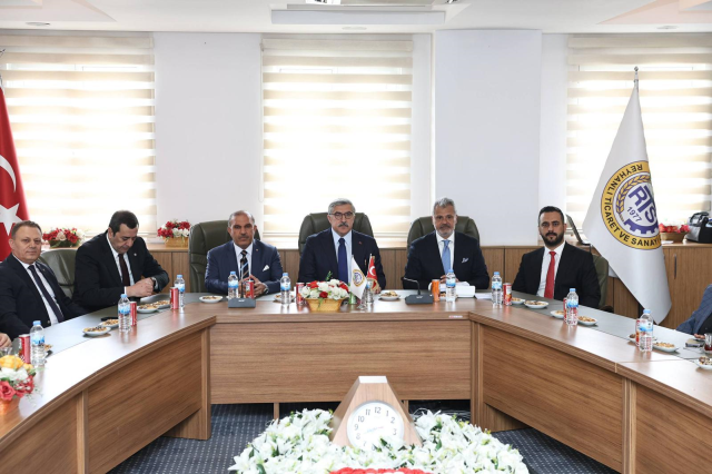 Başkan Öntürk: Hatay’ın 15 ilçesine eşit hizmet veriyoruz