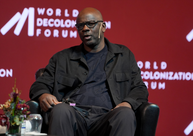 Lilian Thuram, futbolculara ırkçılık konusunda söz almaları için çağrı yaptı
