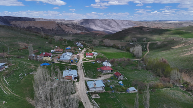 Bu köyde normal ölüm kalmadı: Önceden cennet gibiydi